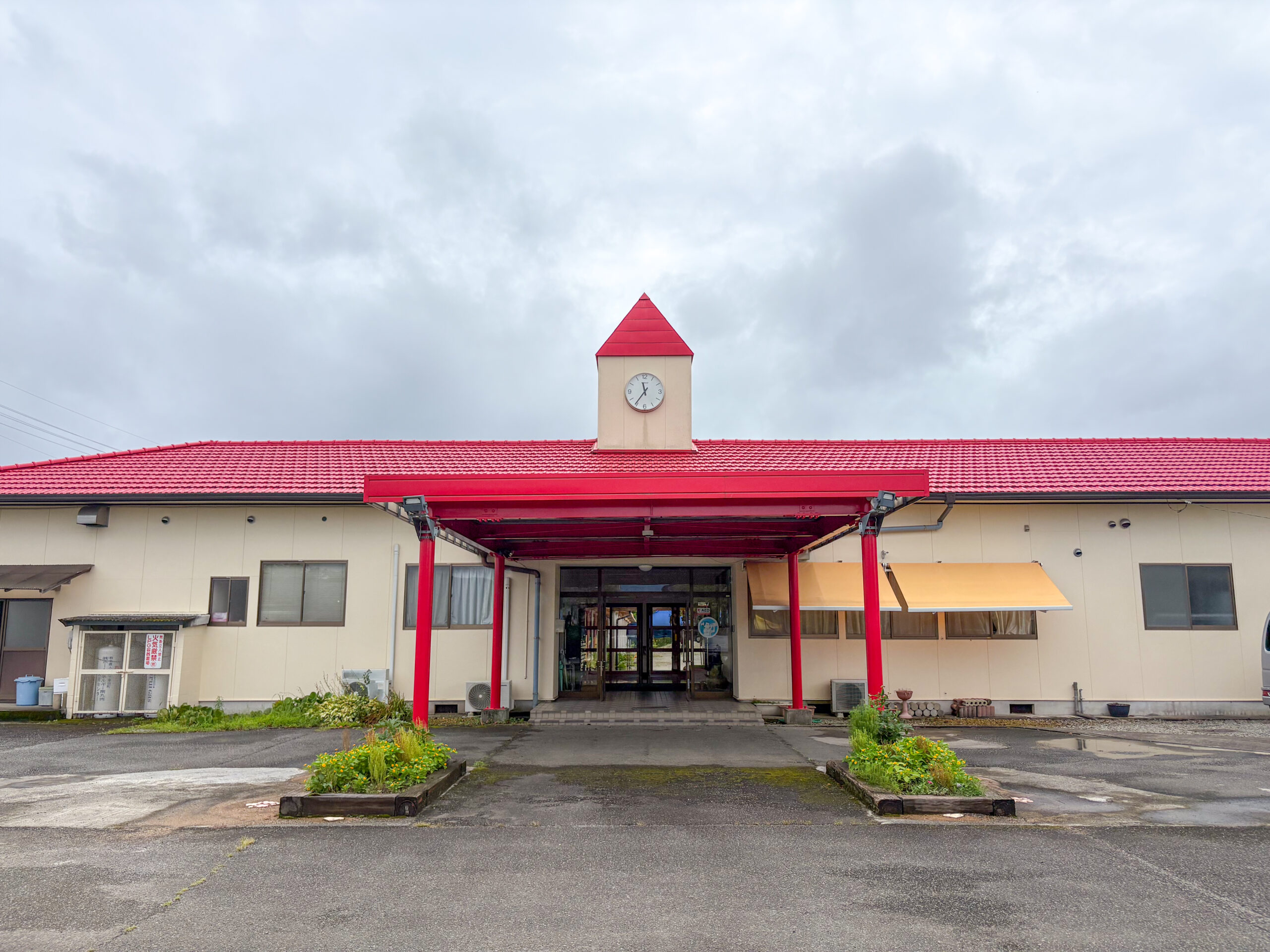 岡原もぞか保育園】和顔愛語の温もりに包まれる園庭が自慢の保育園