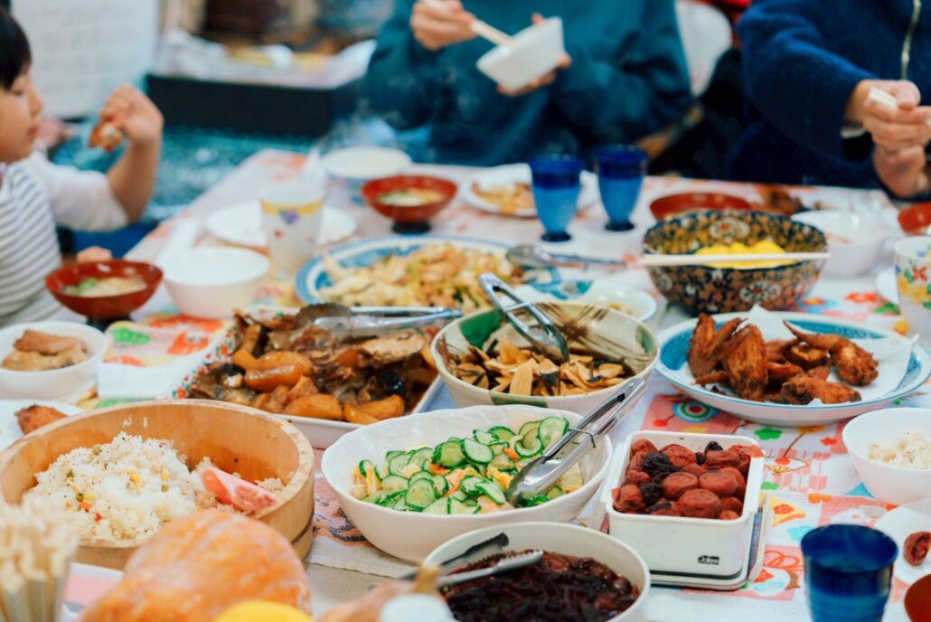 ただいま！と言いたくなる。800円で味わう「ショップはしづめ」のほっこりバイキング