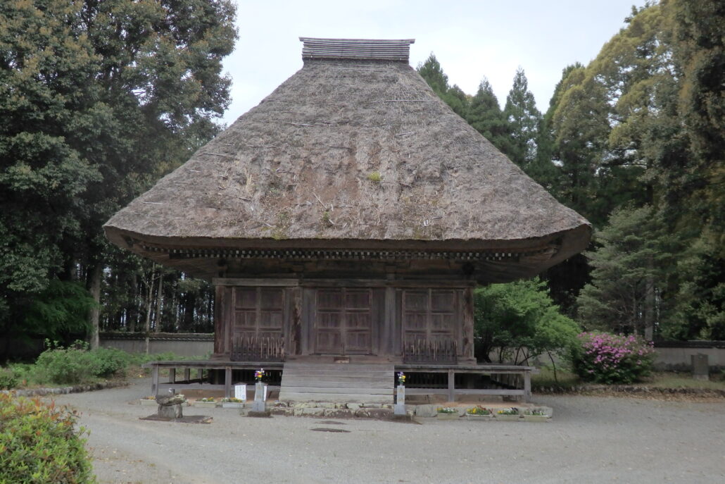 【城泉寺】電話一本で800年前の世界へ。奥球磨が誇る熊本最古の木造建築
