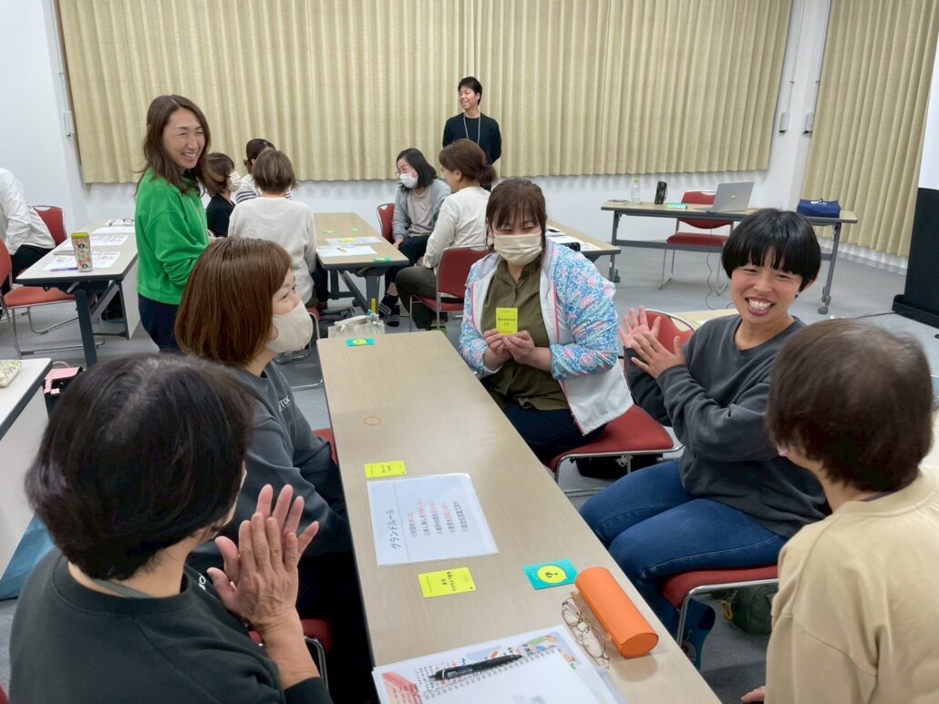 職種や立場の垣根を越えて。あさぎり町で育む、子どもと支援者のための「つながる場」